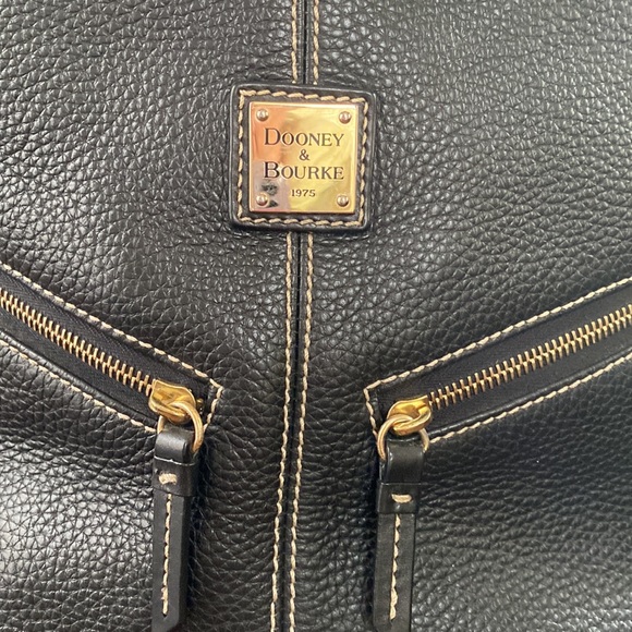 Dooney & Bourke bag with matching small bag - Picture 4 of 8